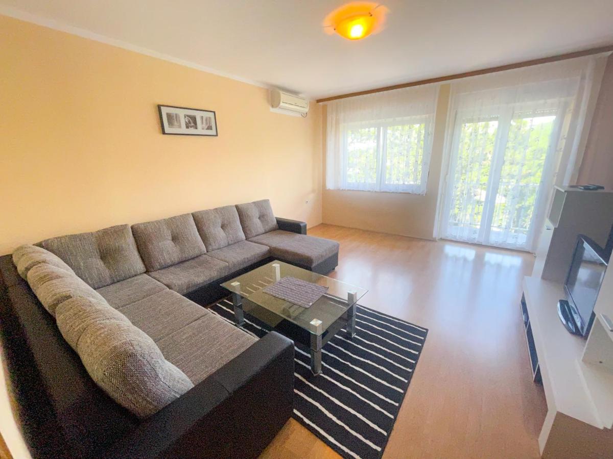 Apartmani Combaj Jadranovo Exterior photo
