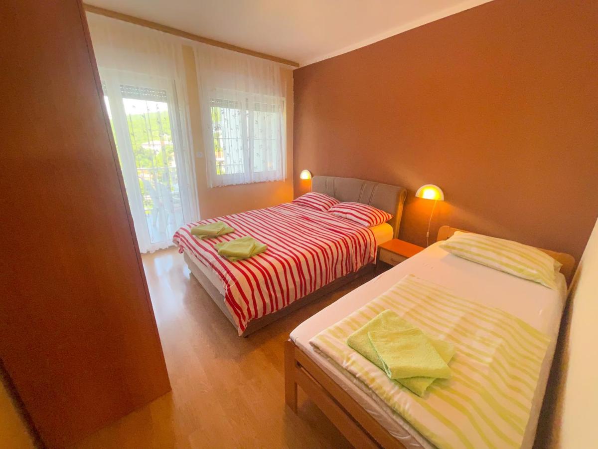 Apartmani Combaj Jadranovo Exterior photo
