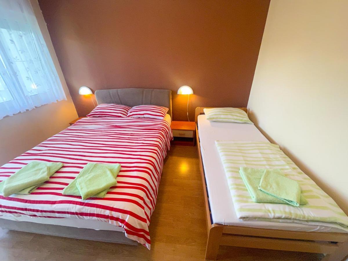 Apartmani Combaj Jadranovo Exterior photo