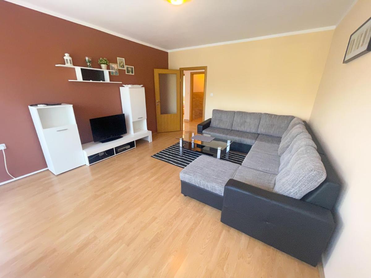 Apartmani Combaj Jadranovo Exterior photo