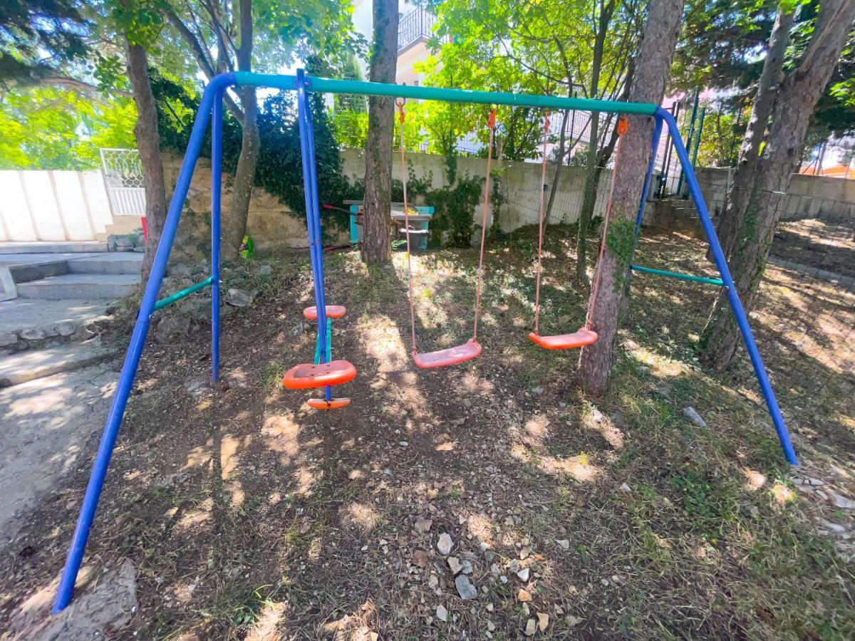 Apartmani Combaj Jadranovo Exterior photo