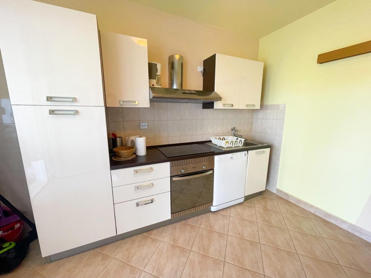 Apartmani Combaj Jadranovo Exterior photo
