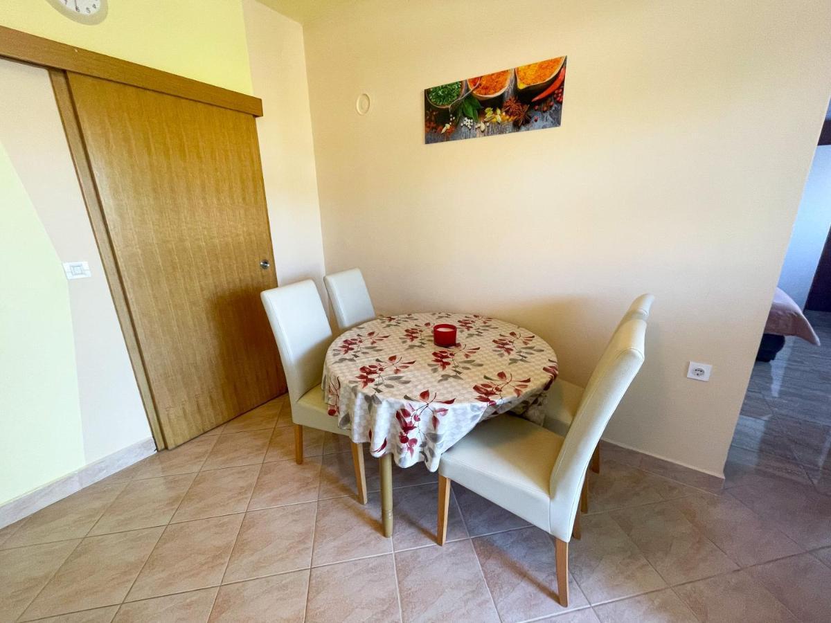 Apartmani Combaj Jadranovo Exterior photo